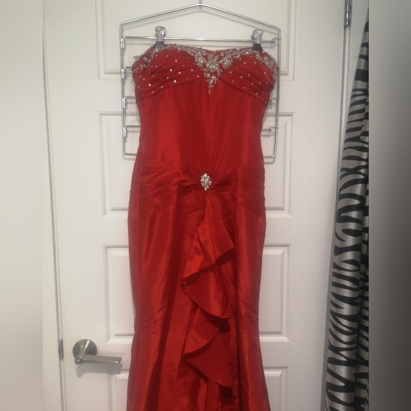 Prom dress - Picture 2 of 10